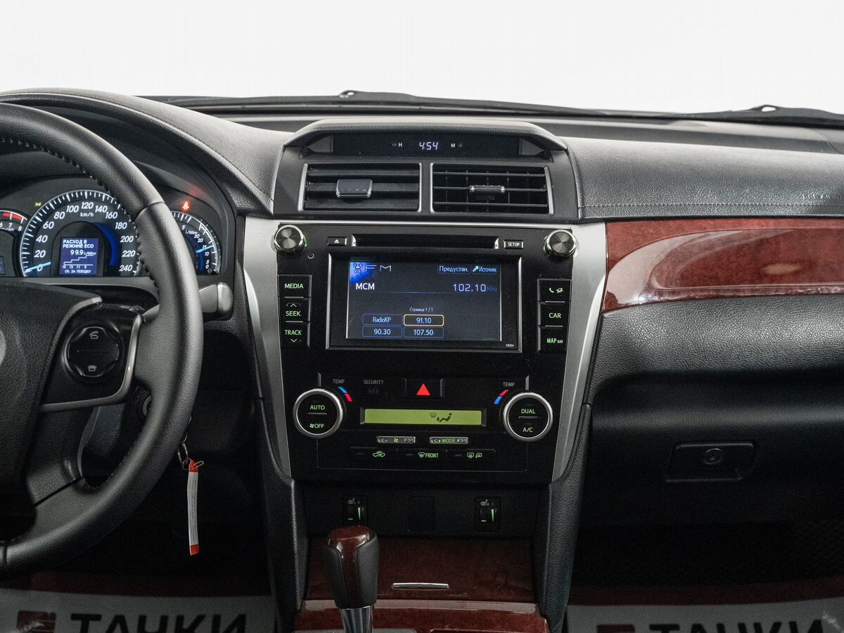 Toyota Camry 2014 - фото автомобиля