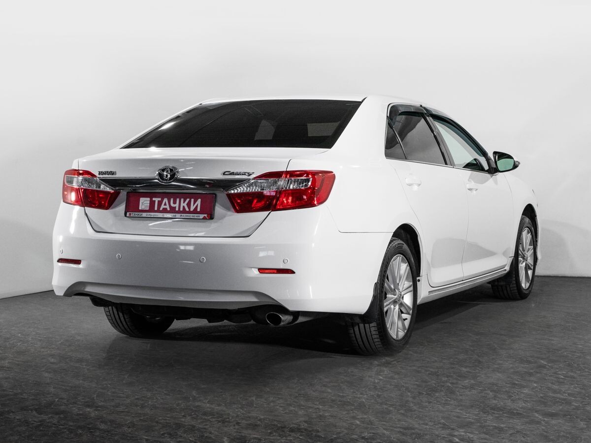 Toyota Camry 2014 - фото автомобиля