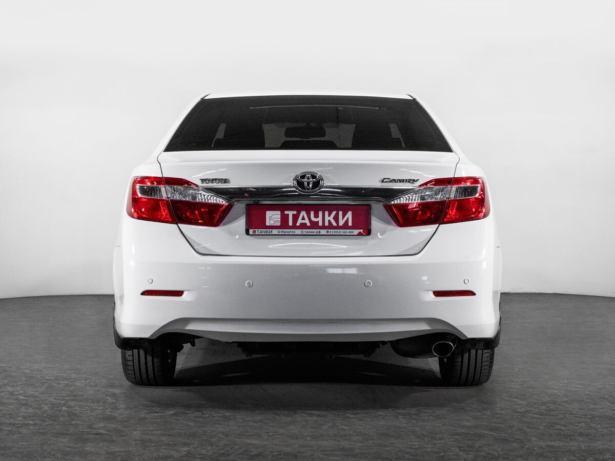 Toyota Camry 2014 - фото автомобиля