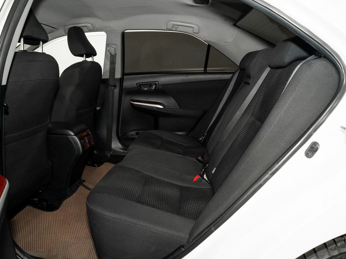 Toyota Camry 2014 - фото автомобиля