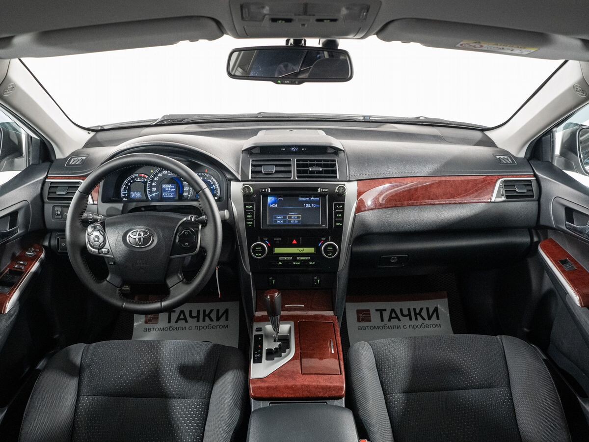 Toyota Camry 2014 - фото автомобиля