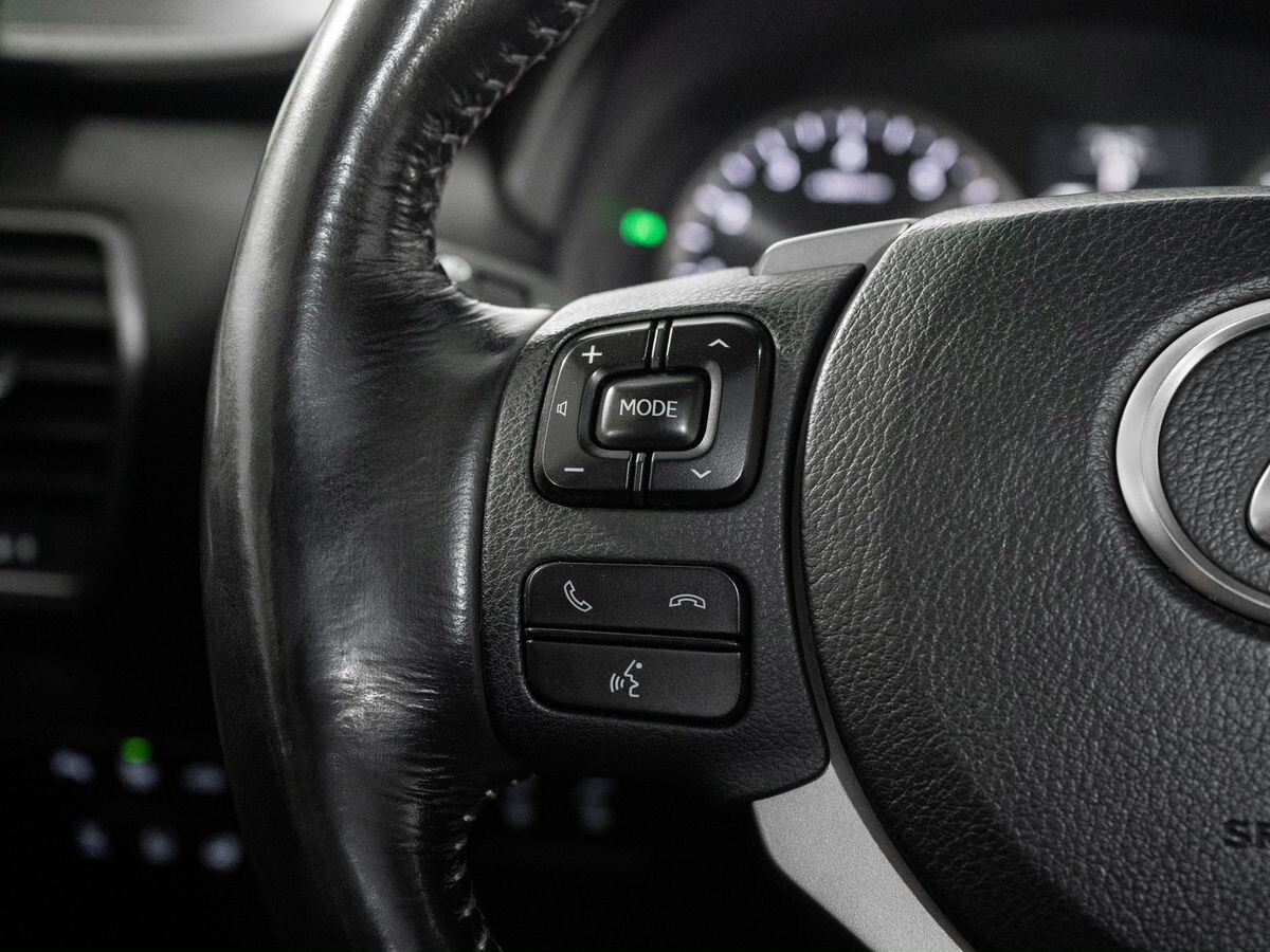 Lexus NX200t 2015 - фото автомобиля