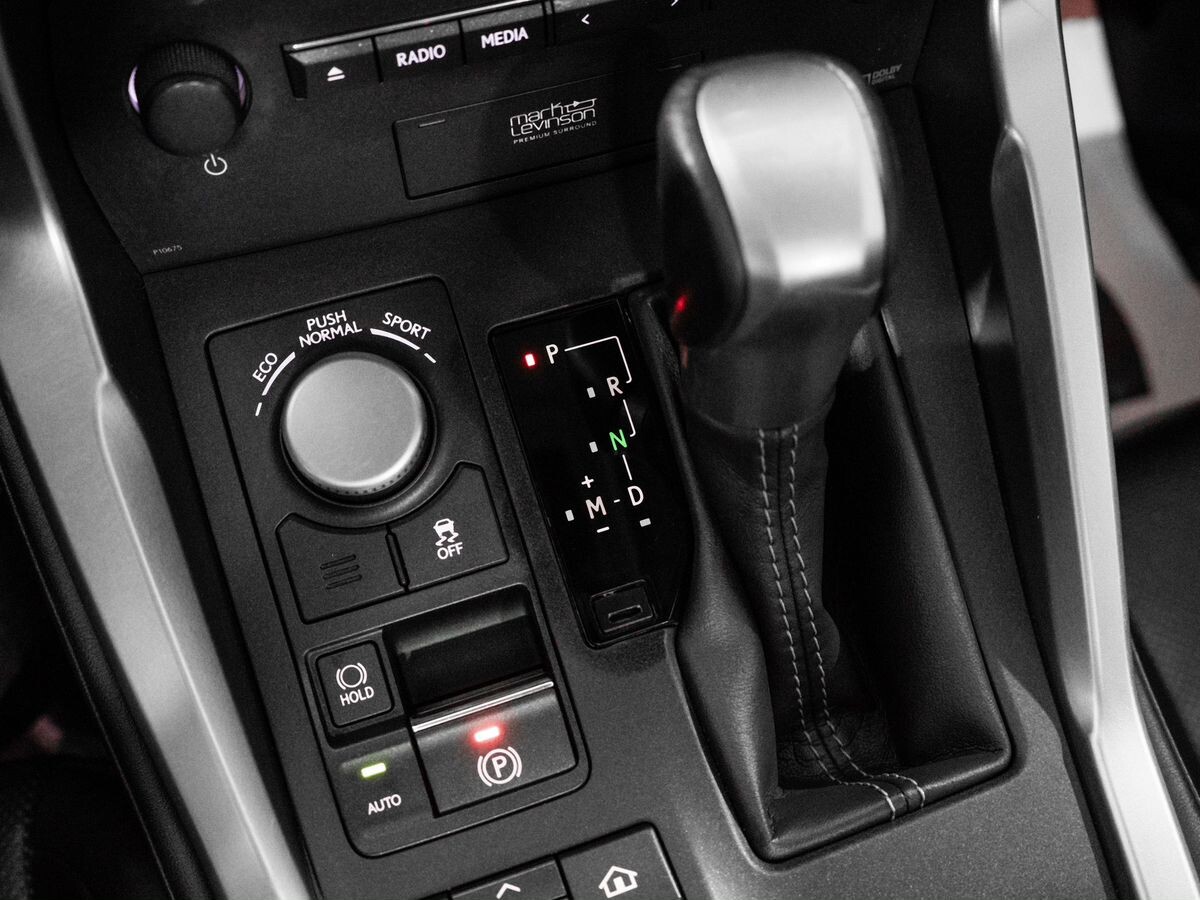 Lexus NX200t 2015 - фото автомобиля