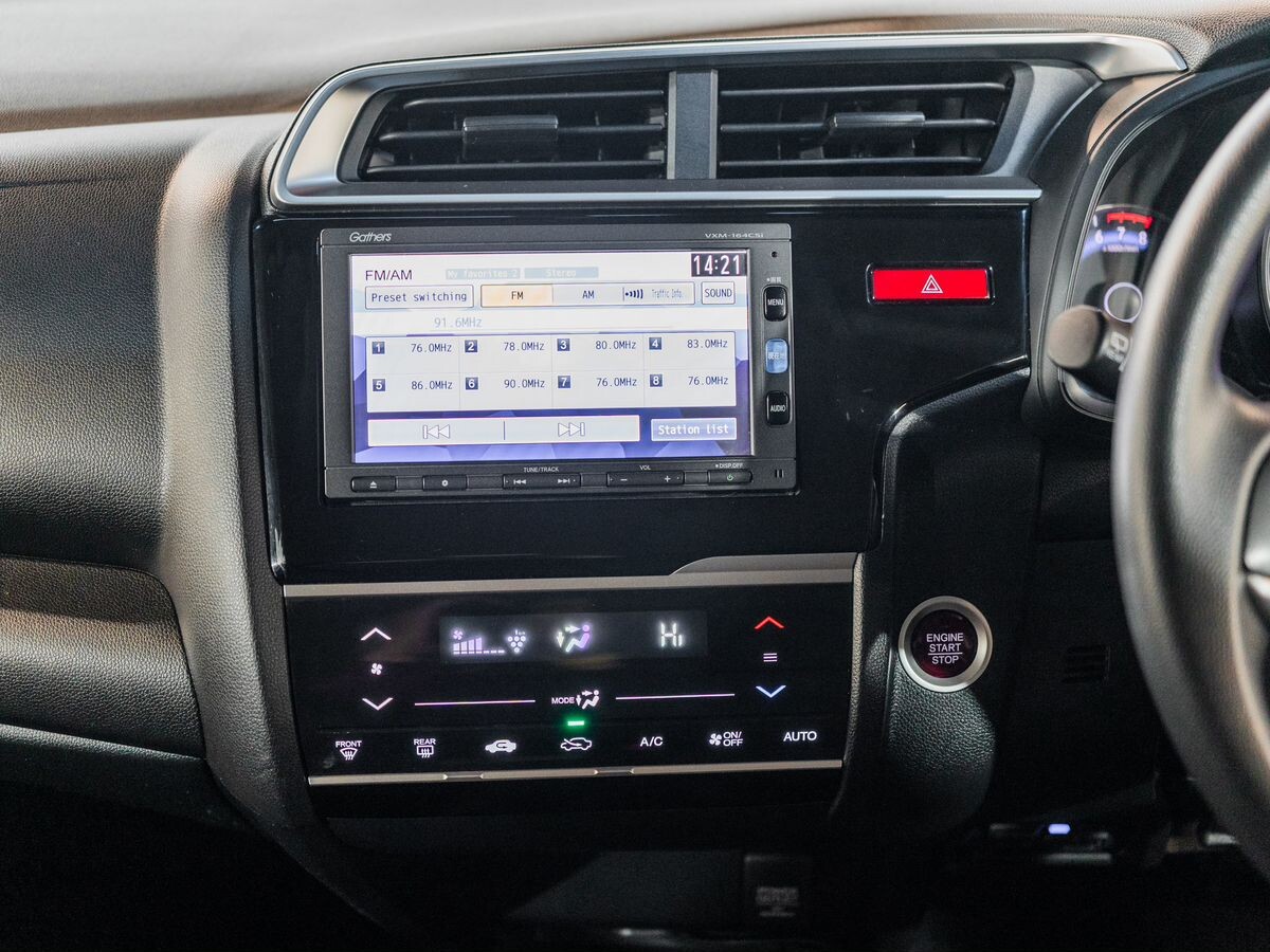 Honda Fit 2015 - фото автомобиля