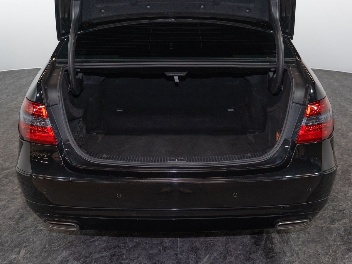 Mercedes-Benz E-Class 2011 - фото автомобиля