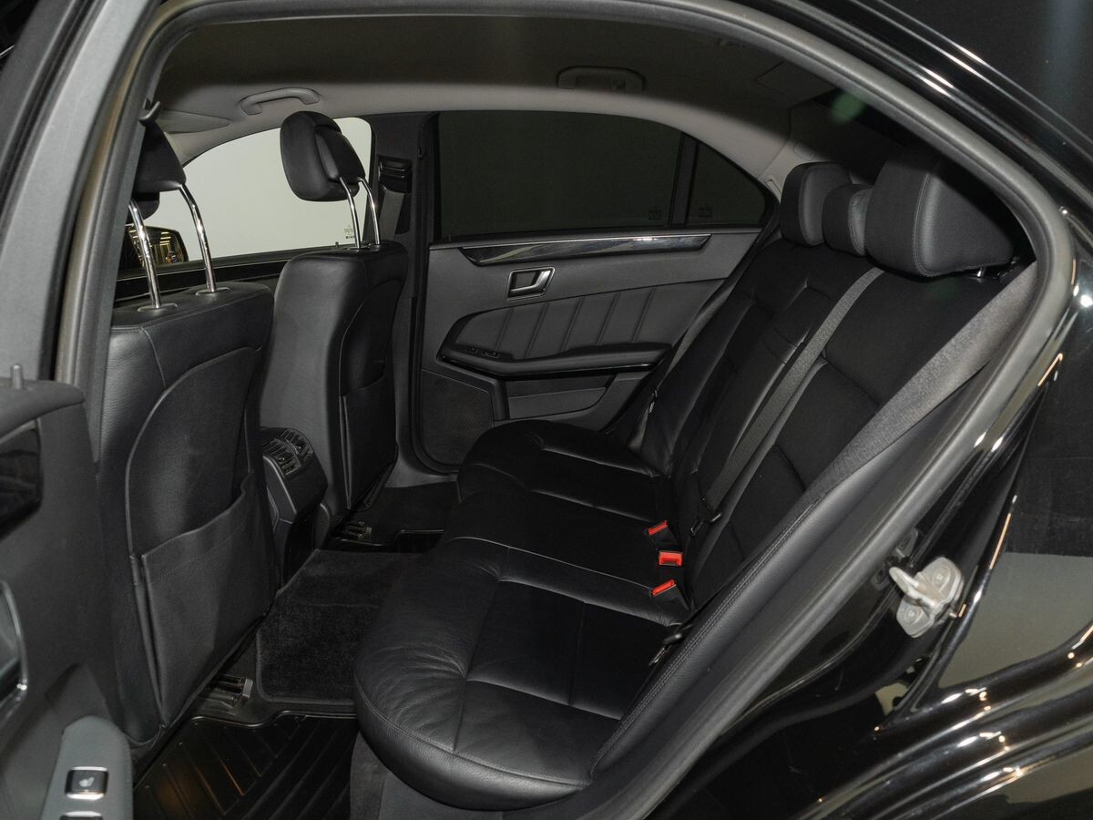 Mercedes-Benz E-Class 2011 - фото автомобиля