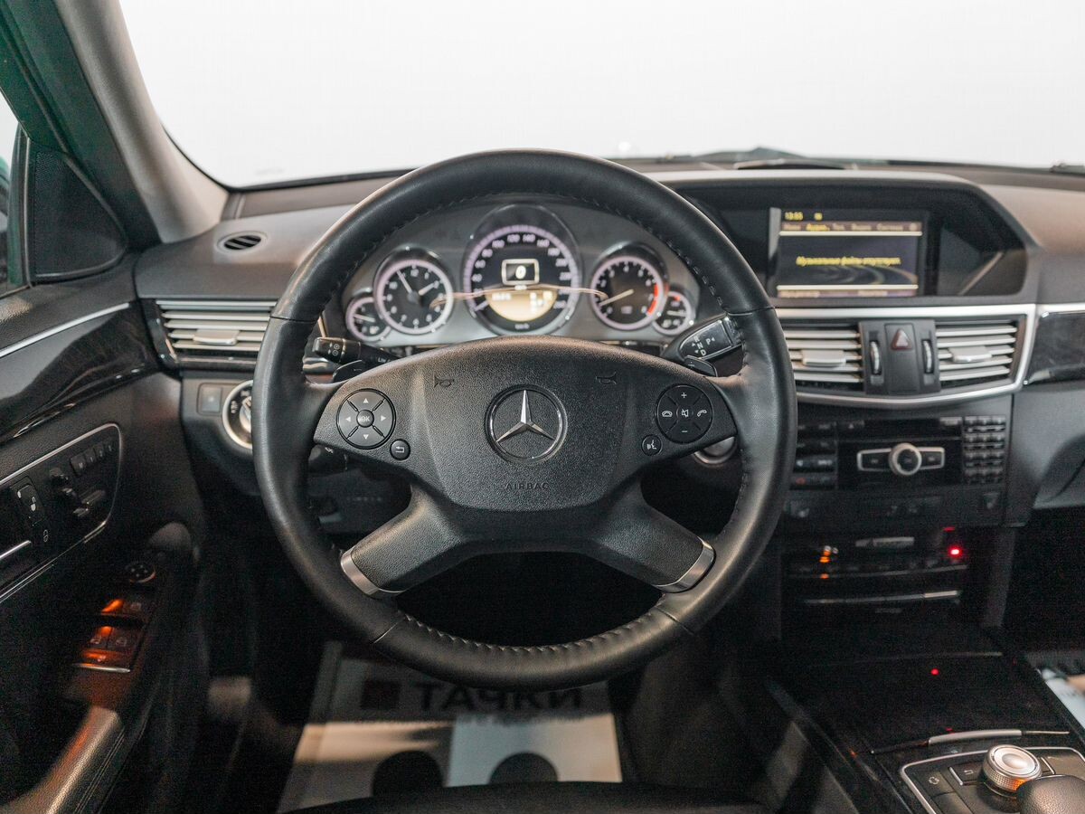 Mercedes-Benz E-Class 2011 - фото автомобиля