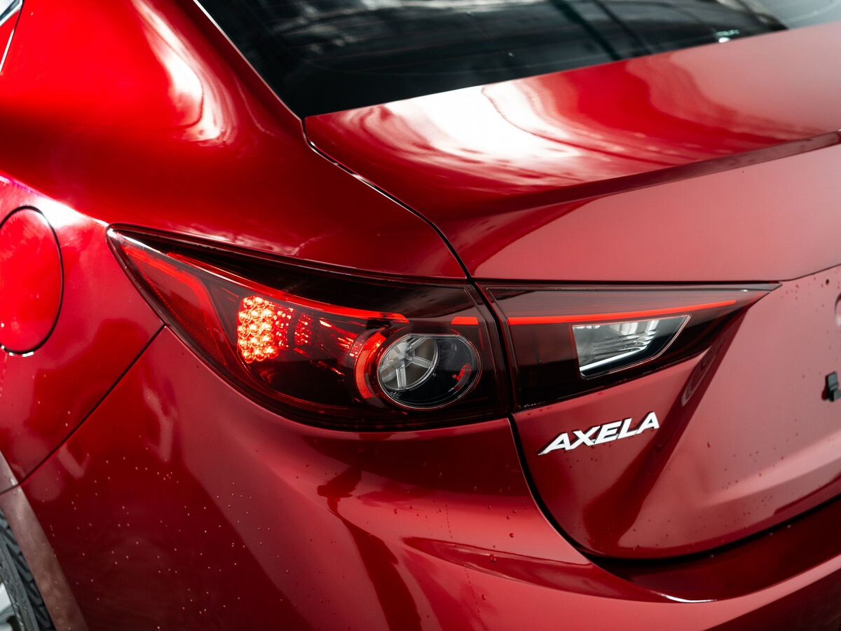 Mazda Axela 2018 - фото автомобиля