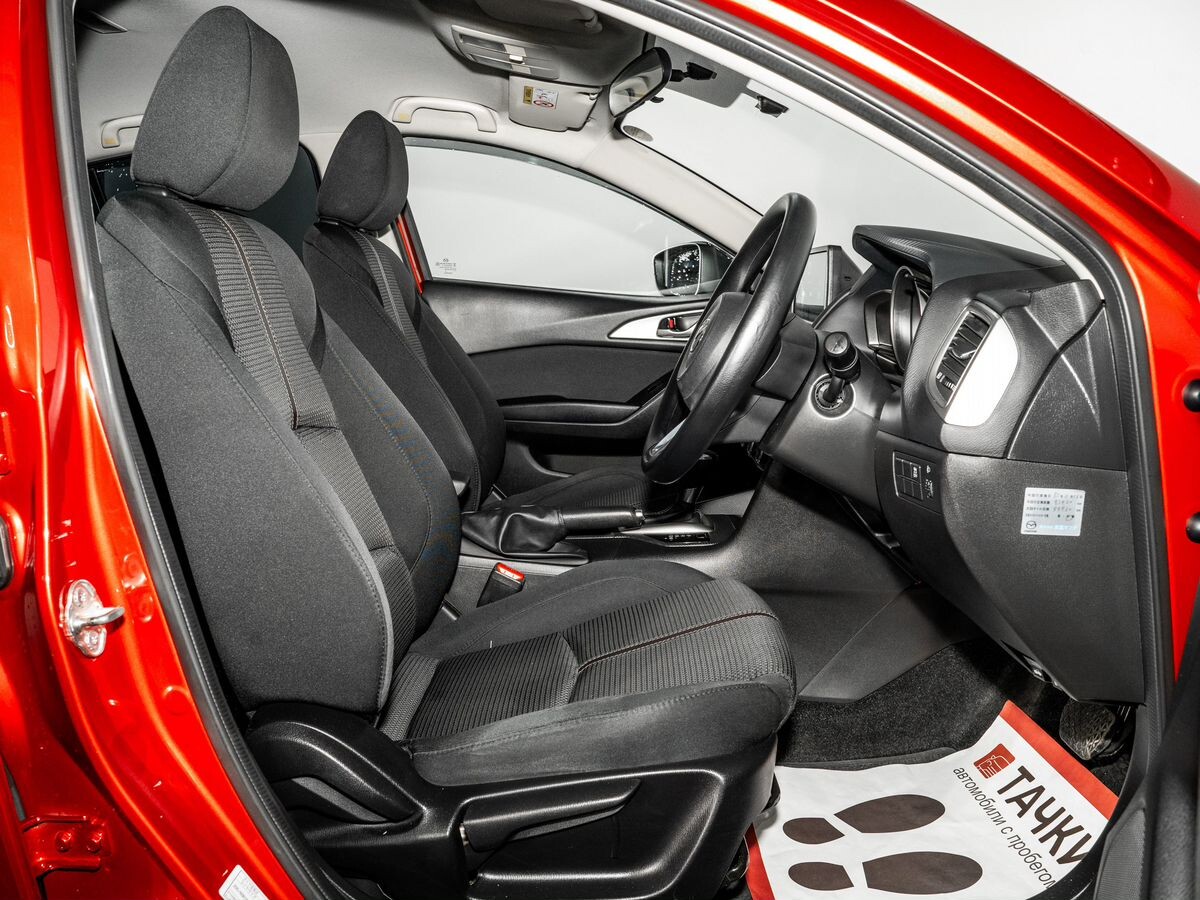 Mazda Axela 2018 - фото автомобиля