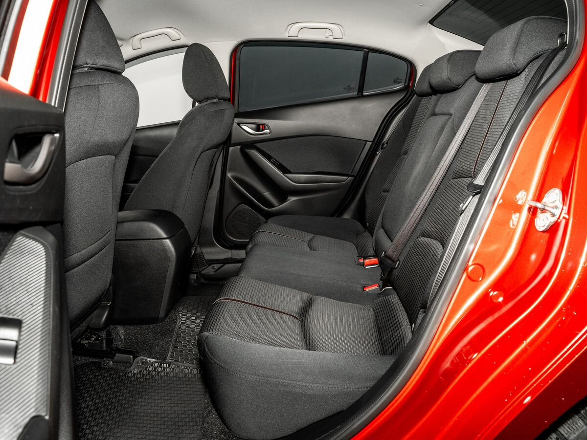 Mazda Axela 2018 - фото автомобиля