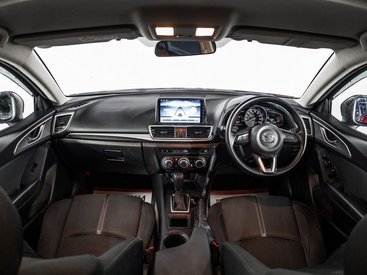 Mazda Axela 2018 - фото автомобиля