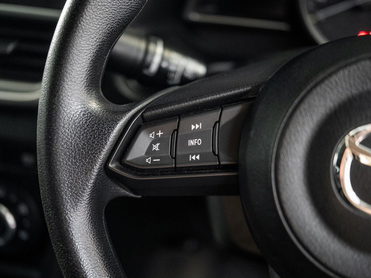 Mazda Axela 2018 - фото автомобиля