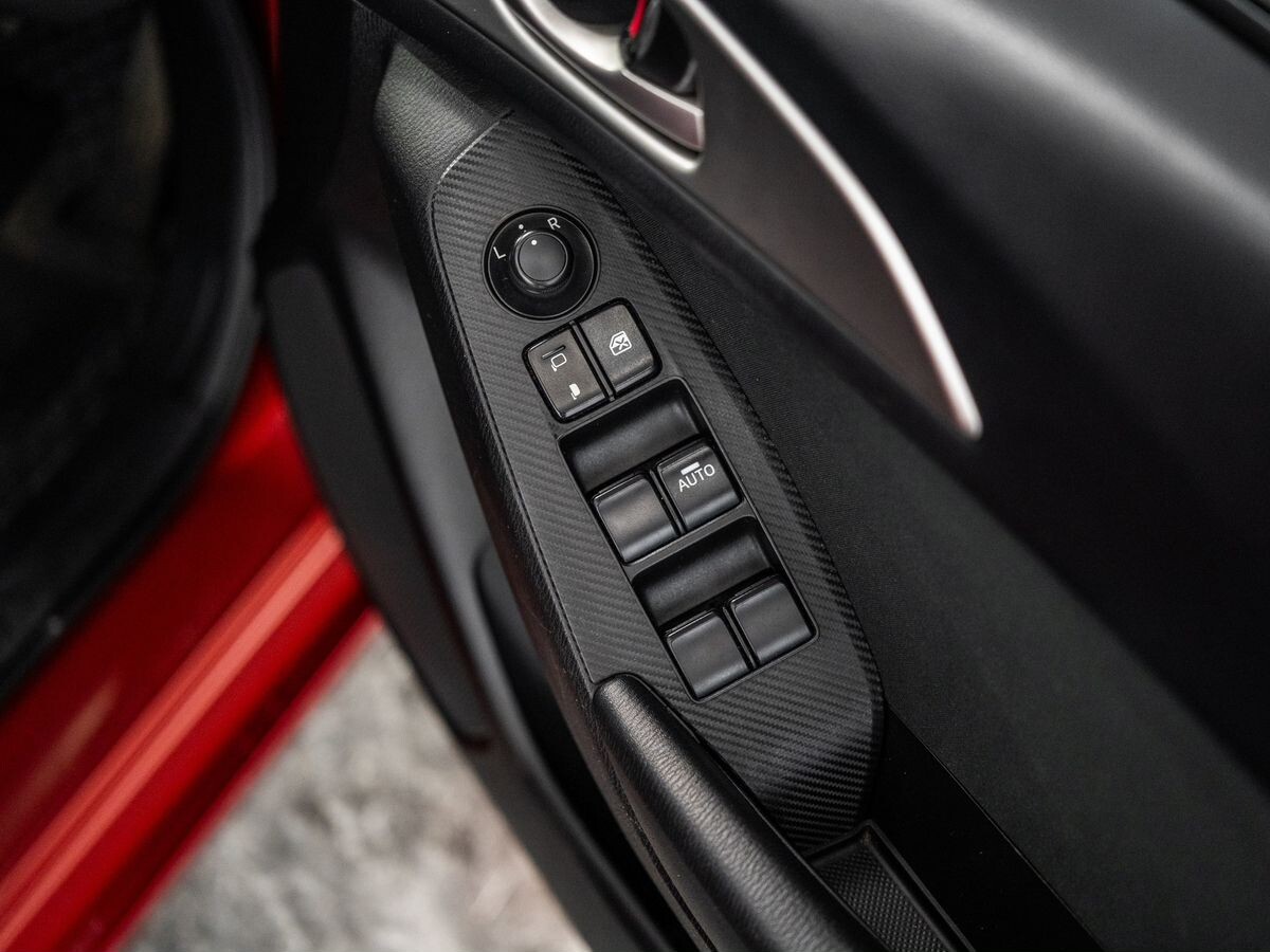 Mazda Axela 2018 - фото автомобиля