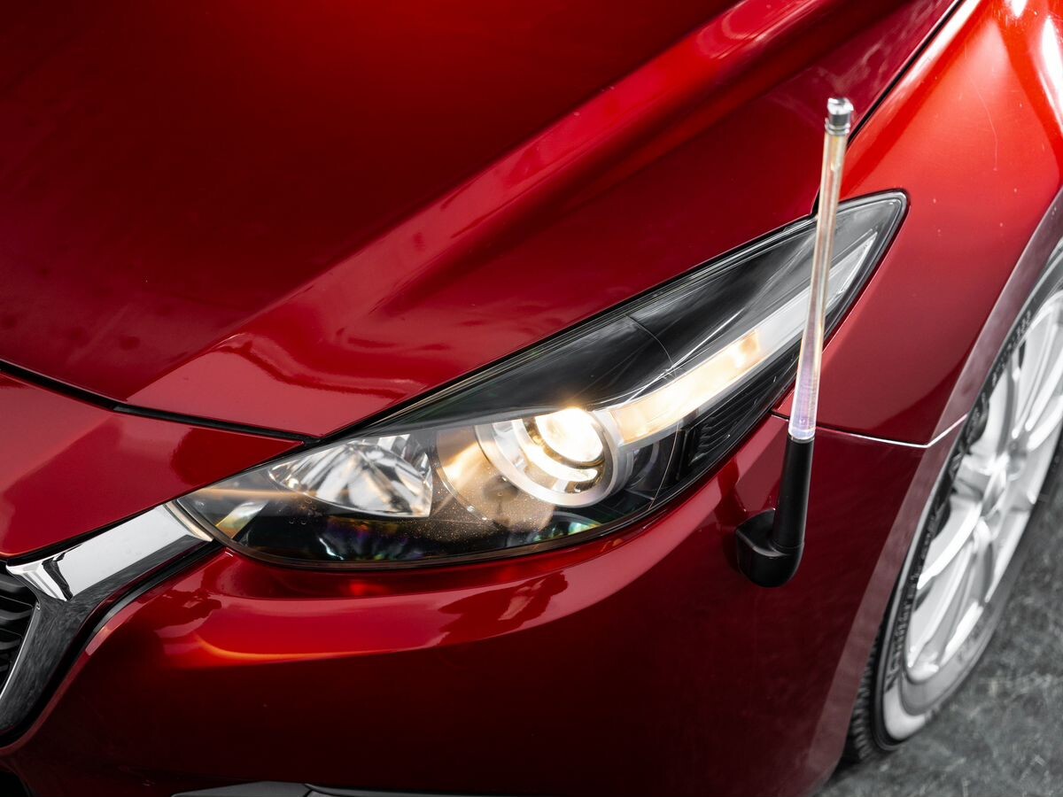 Mazda Axela 2018 - фото автомобиля