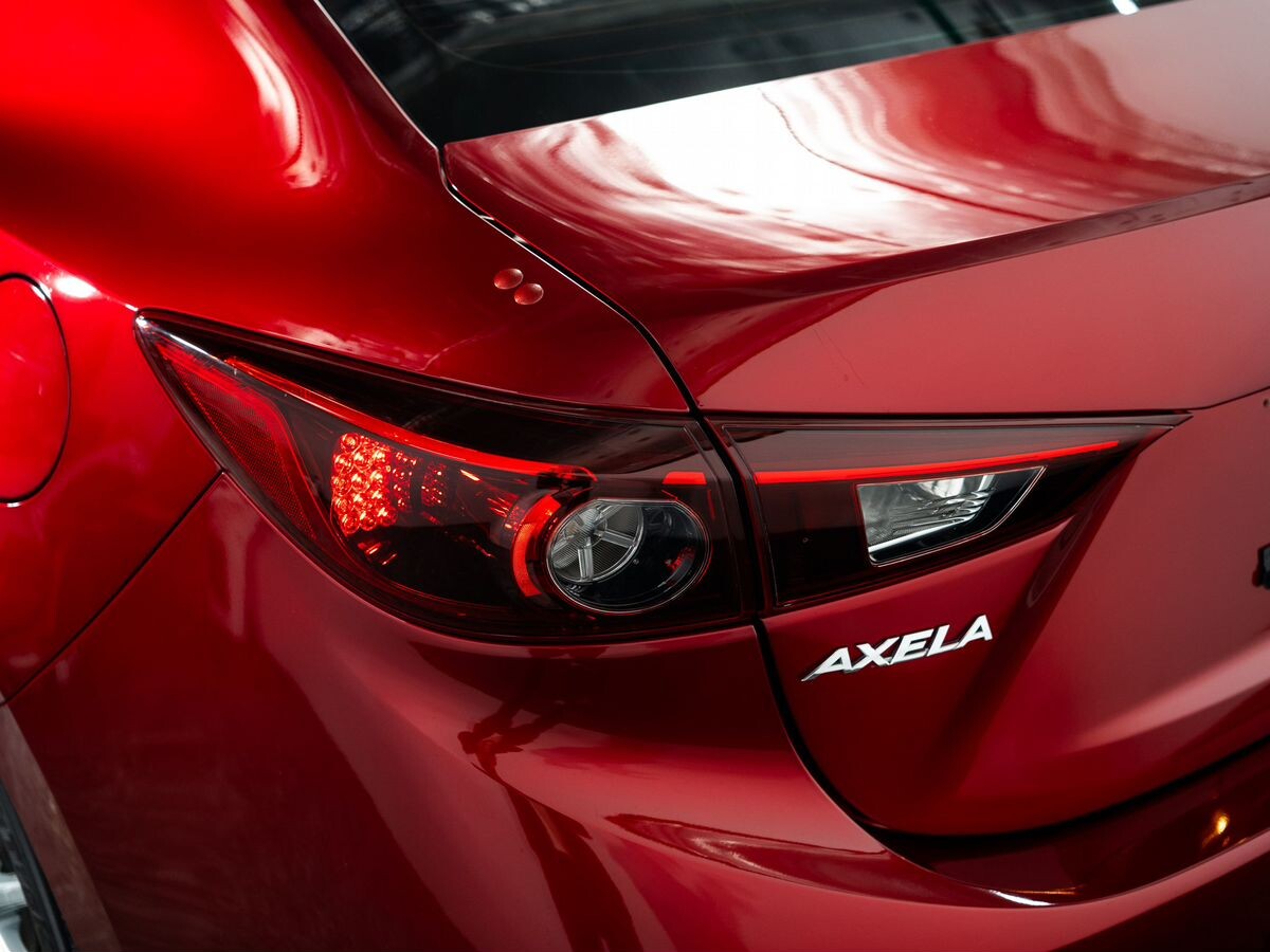 Mazda Axela 2018 - фото автомобиля