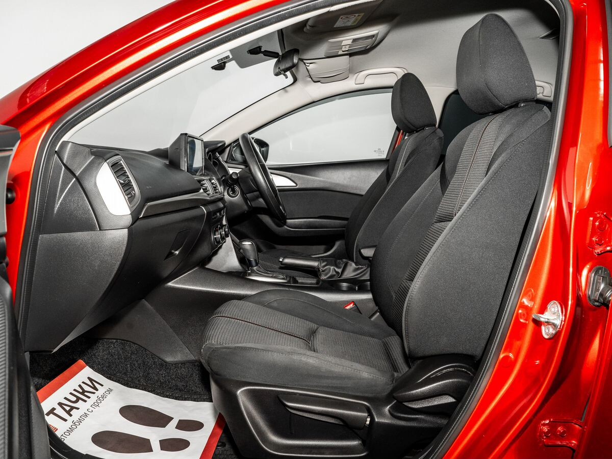 Mazda Axela 2018 - фото автомобиля