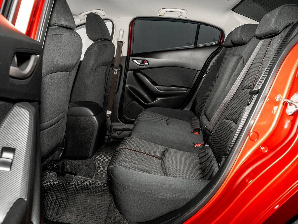 Mazda Axela 2018 - фото автомобиля