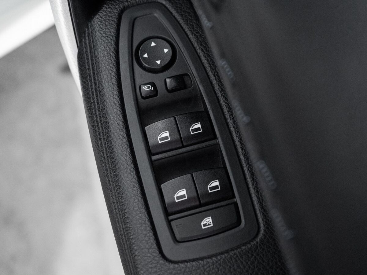 BMW 1-Series 2015 - фото автомобиля