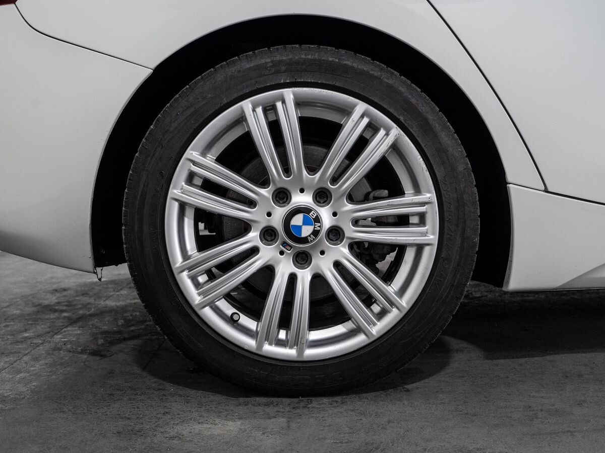BMW 1-Series 2015 - фото автомобиля