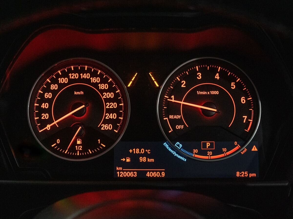 BMW 1-Series 2015 - фото автомобиля
