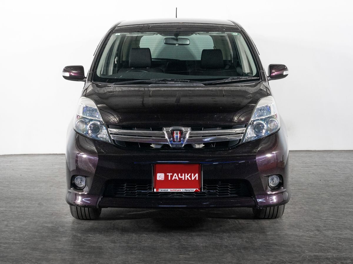 Toyota Isis 2013 - фото автомобиля