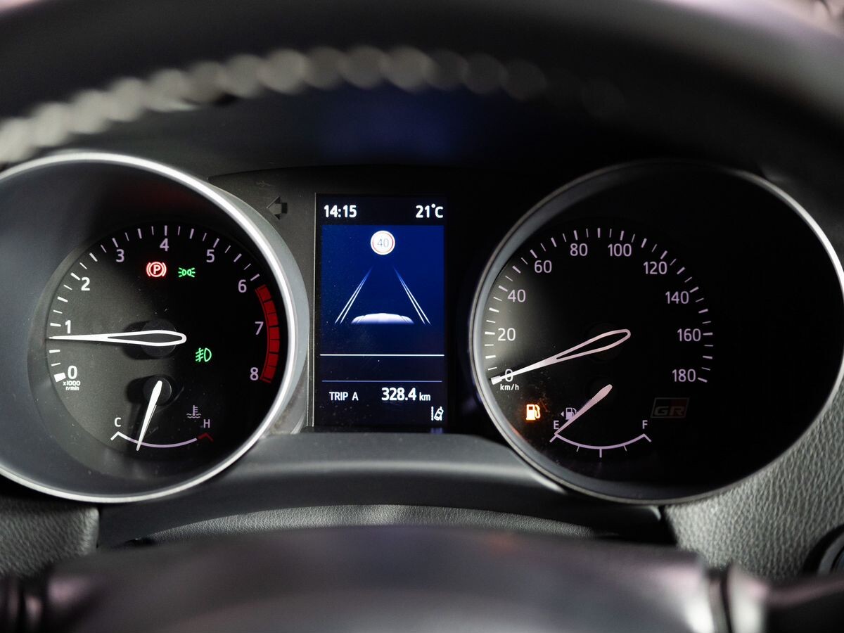 Toyota C-HR 2020 - фото автомобиля