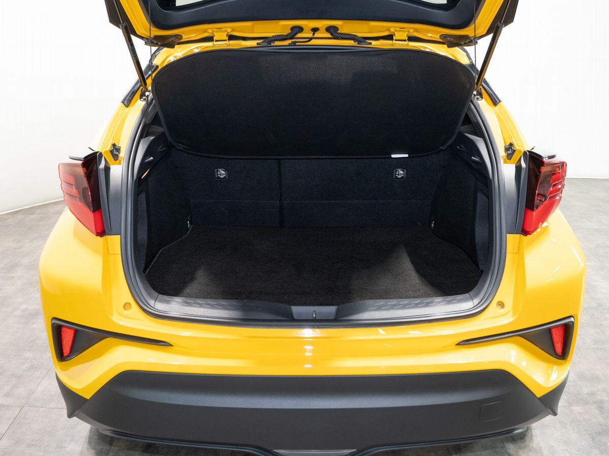 Toyota C-HR 2020 - фото автомобиля