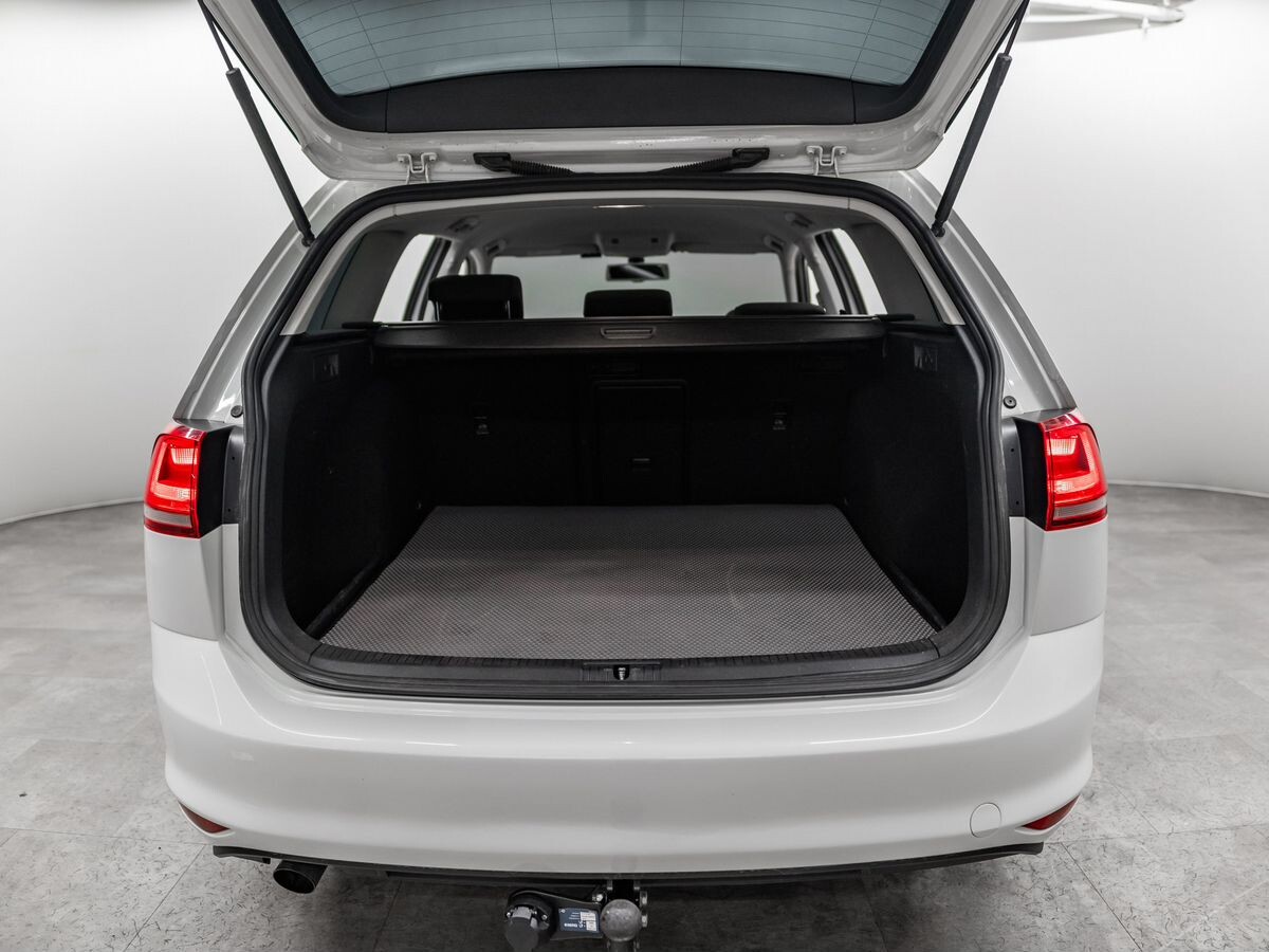 Volkswagen Golf 2013 - фото автомобиля
