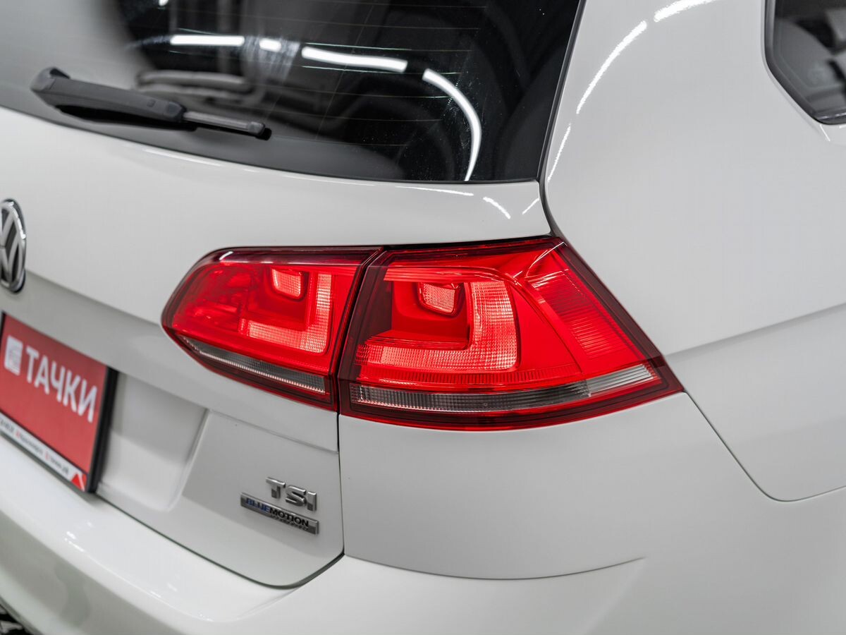 Volkswagen Golf 2013 - фото автомобиля