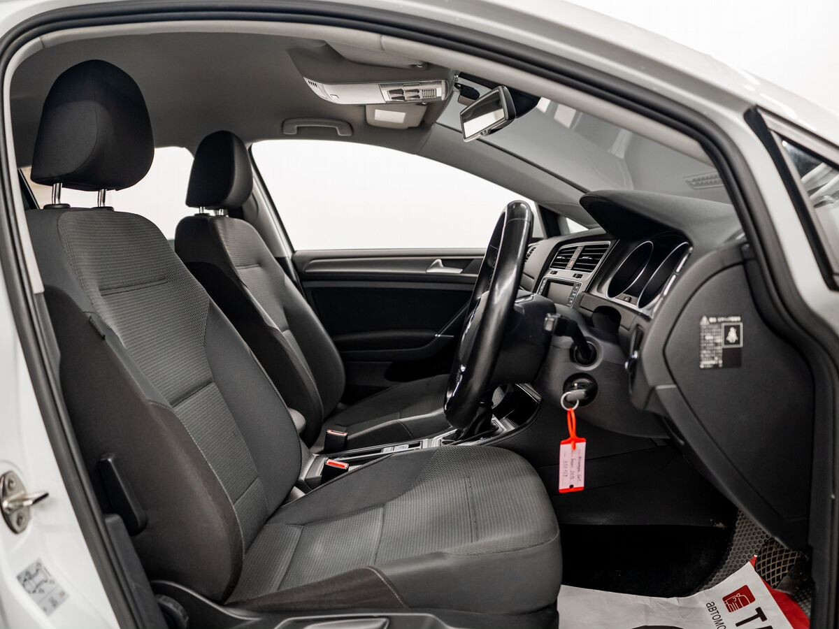Volkswagen Golf 2013 - фото автомобиля