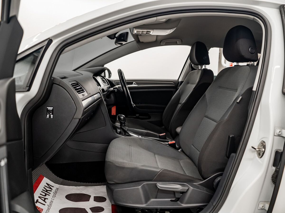 Volkswagen Golf 2013 - фото автомобиля