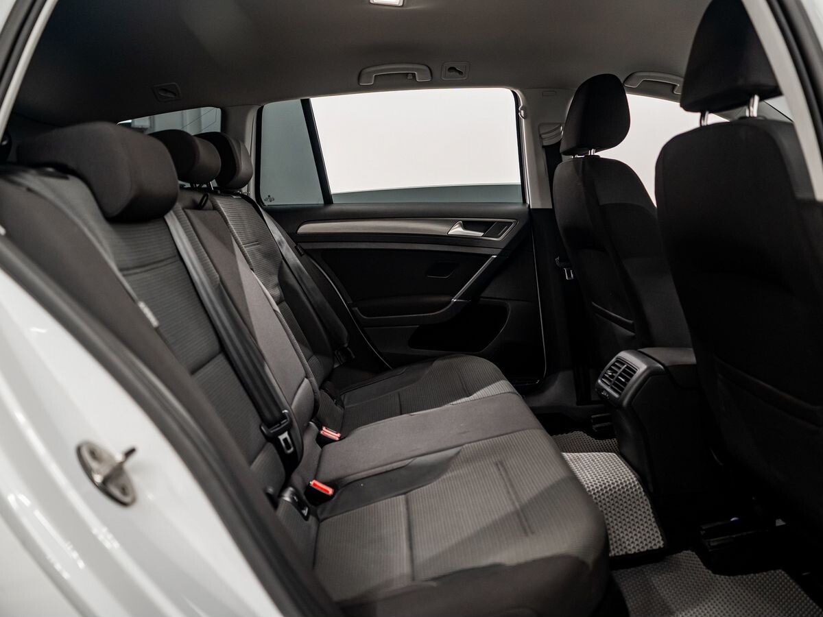 Volkswagen Golf 2013 - фото автомобиля