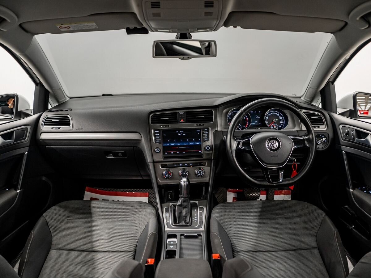 Volkswagen Golf 2013 - фото автомобиля