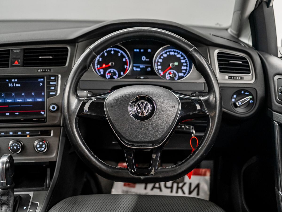 Volkswagen Golf 2013 - фото автомобиля