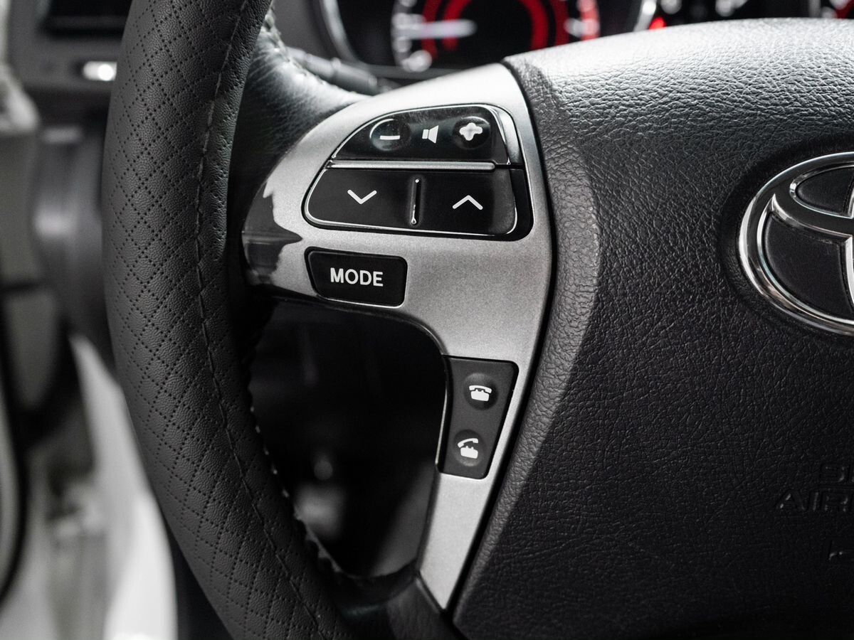 Toyota Highlander 2010 - фото автомобиля