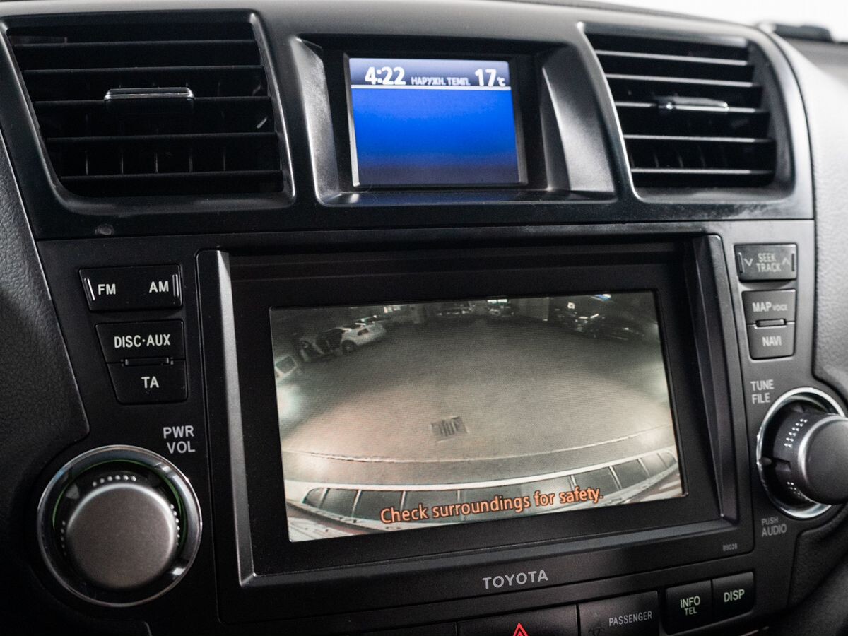 Toyota Highlander 2010 - фото автомобиля