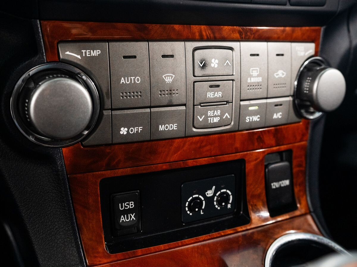 Toyota Highlander 2010 - фото автомобиля