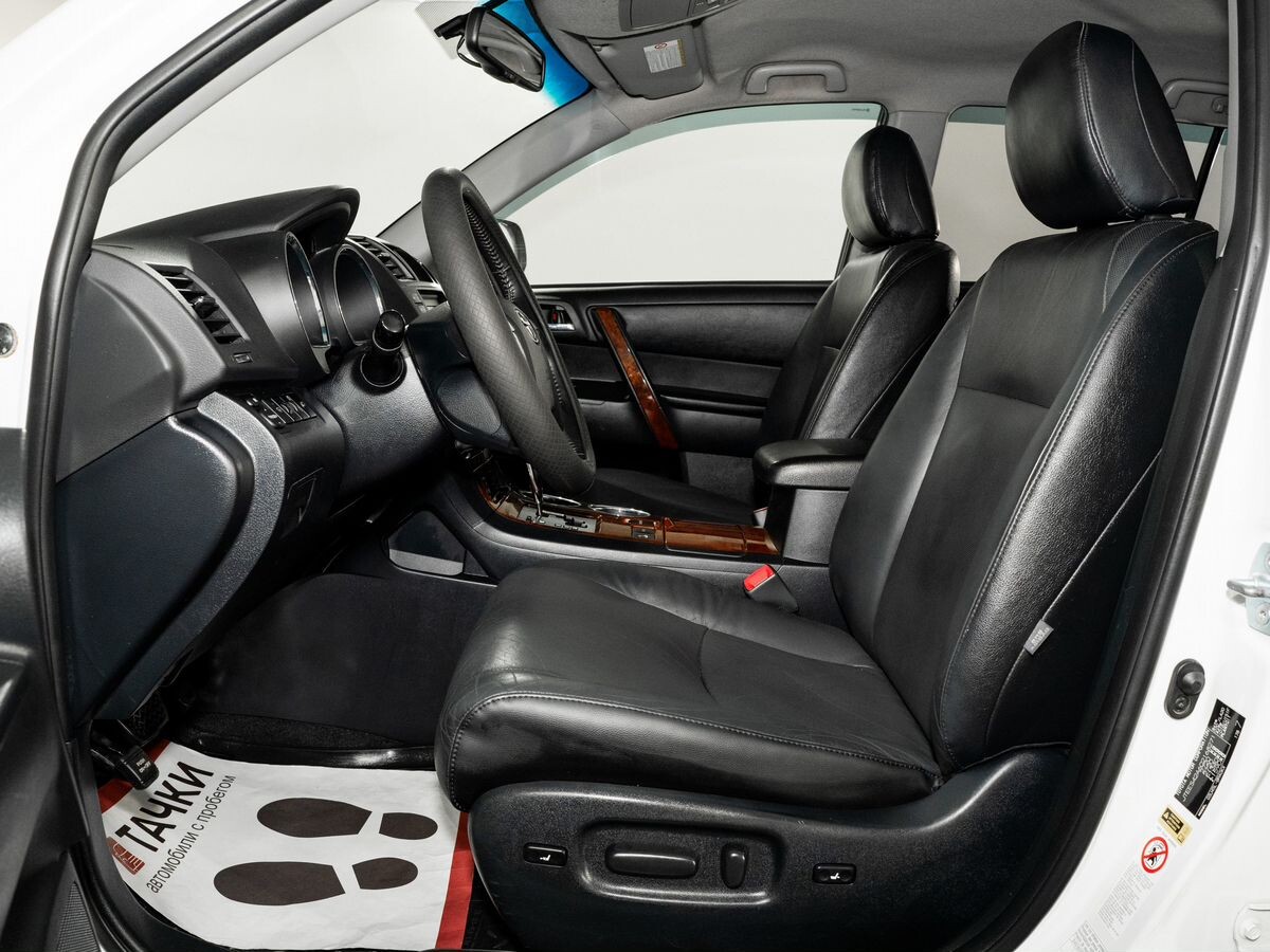 Toyota Highlander 2010 - фото автомобиля