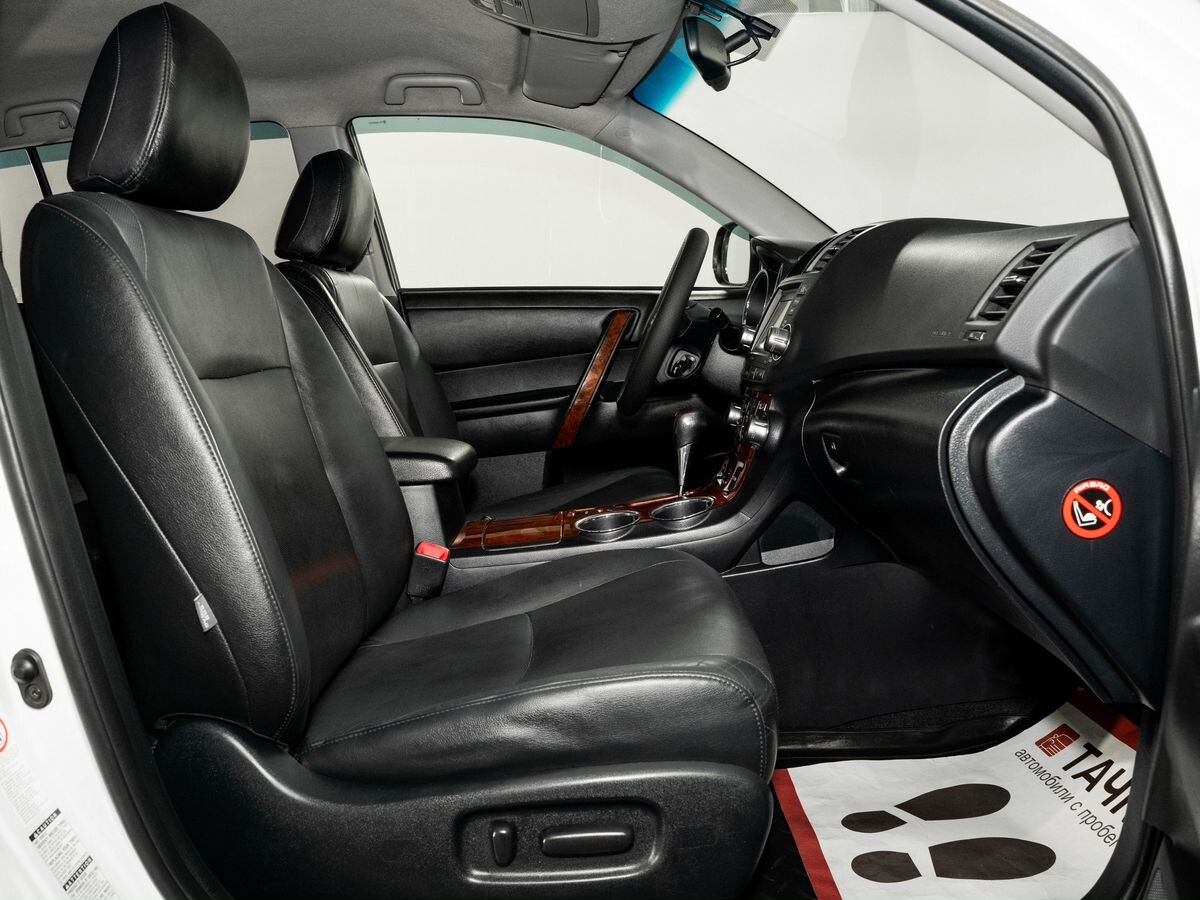 Toyota Highlander 2010 - фото автомобиля