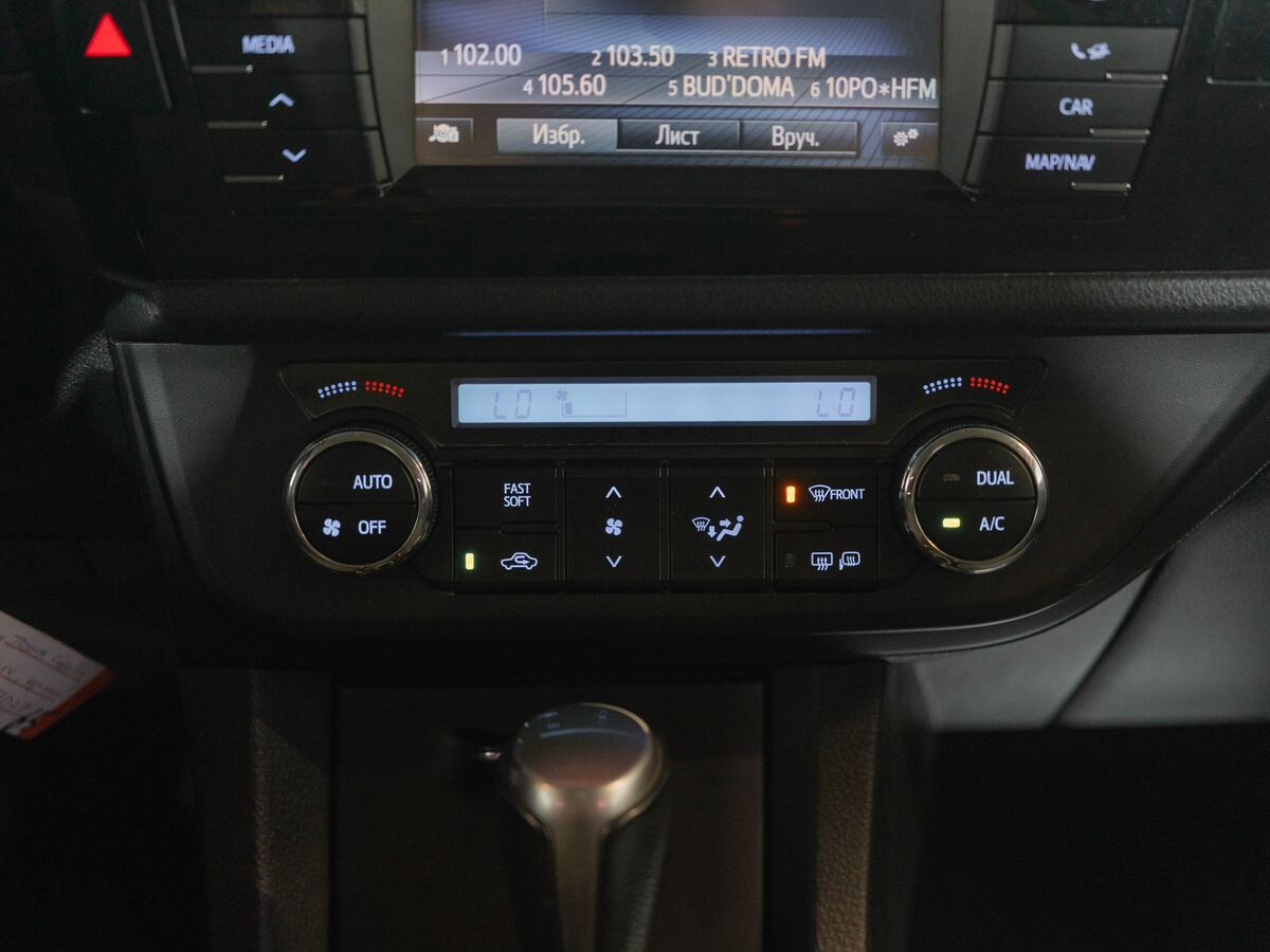 Toyota Corolla 2014 - фото автомобиля