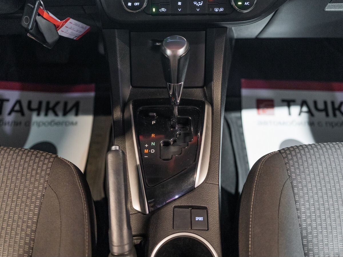 Toyota Corolla 2014 - фото автомобиля