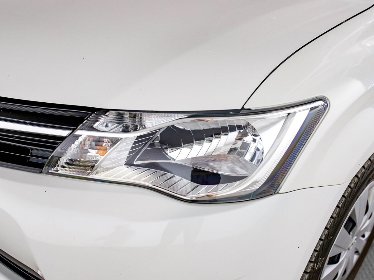 Toyota Corolla Fielder 2013 - фото автомобиля