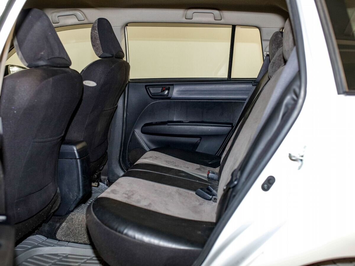 Toyota Corolla Fielder 2013 - фото автомобиля