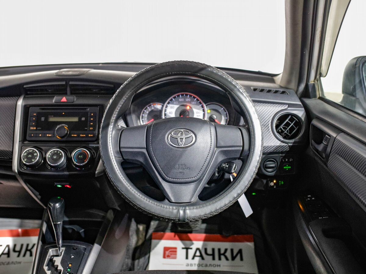 Toyota Corolla Fielder 2013 - фото автомобиля