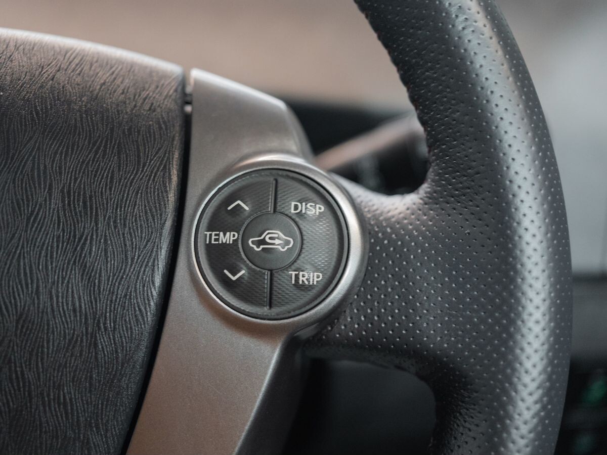 Toyota Prius 2013 - фото автомобиля