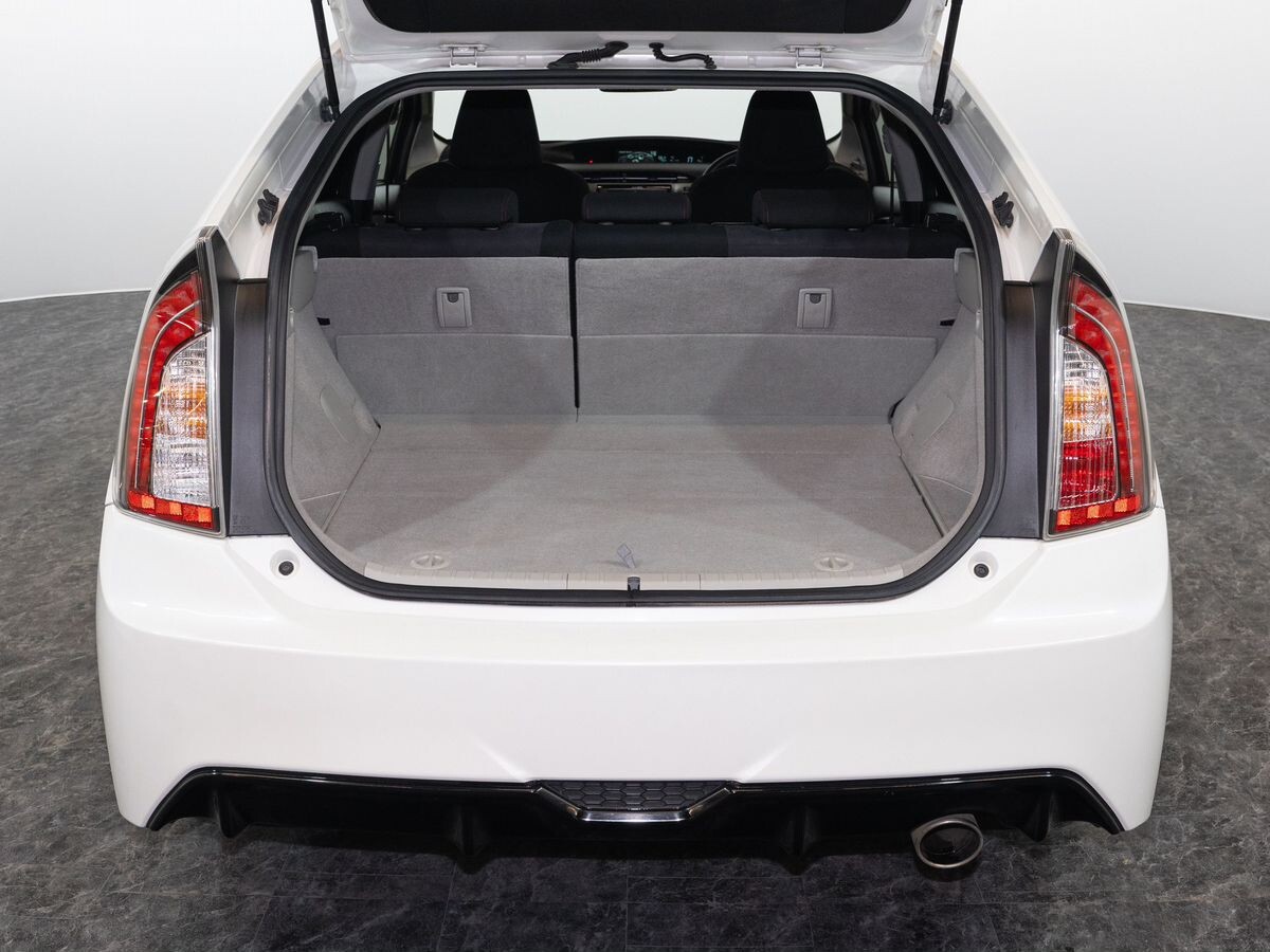 Toyota Prius 2013 - фото автомобиля