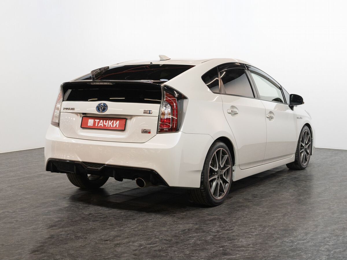 Toyota Prius 2013 - фото автомобиля