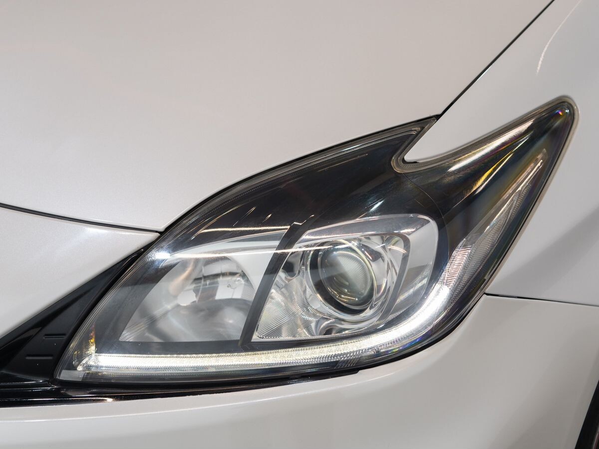 Toyota Prius 2013 - фото автомобиля