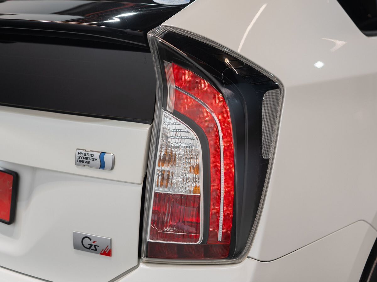 Toyota Prius 2013 - фото автомобиля