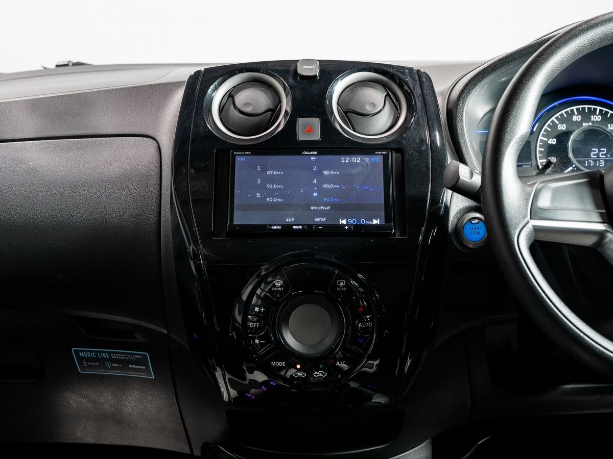 Nissan Note 2019 - фото автомобиля